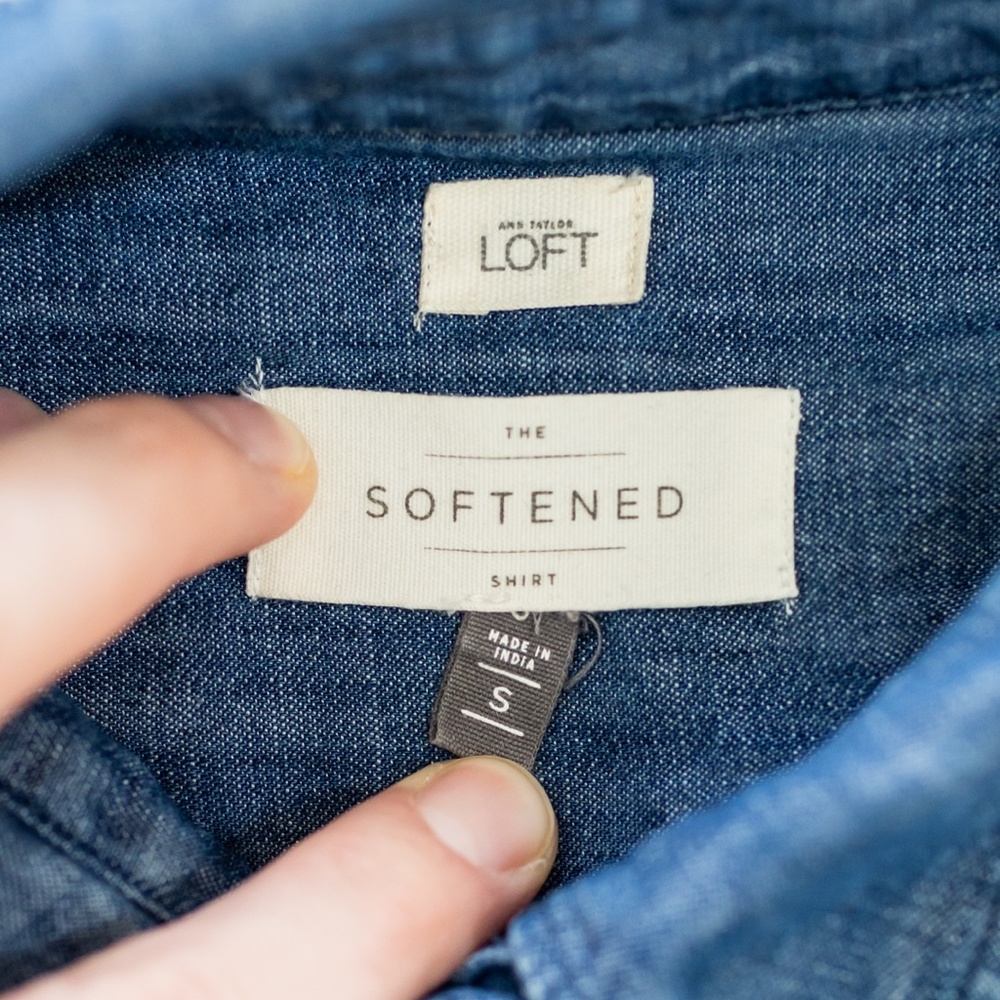 Loft Soft Denim Button Down Size Small - image 3